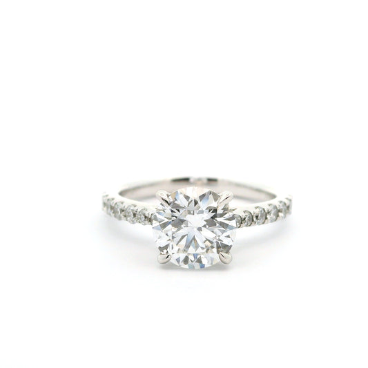 Elegant engagement ring with diamonds