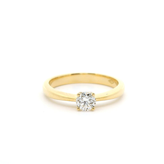 Elegant gold diamond engagement ring