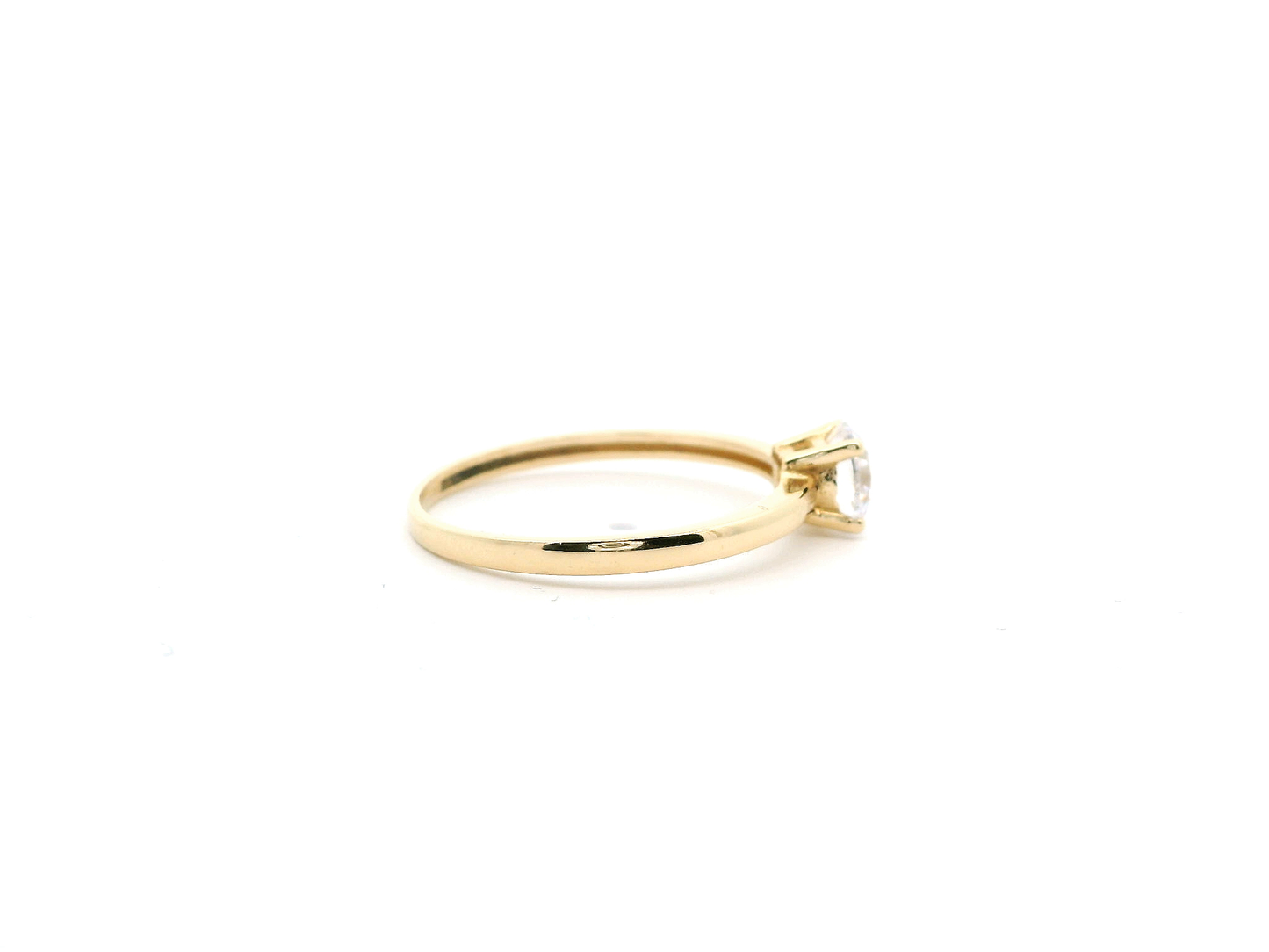 Eleganter Goldring mit einem Zirkonia-Stein in 4-Krabbenfassung