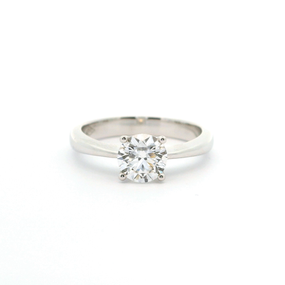 Eleganter Verlobungsring mit Diamant