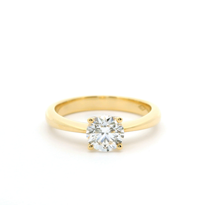 Eleganter Goldring mit Diamant