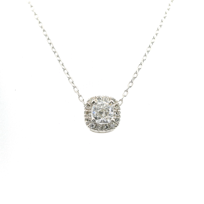 Eleganter Halskette mit funkelndem Diamanten im Anhänger