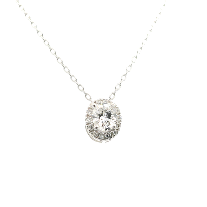 Eleganter Halskette mit funkelndem Diamanten im Anhänger