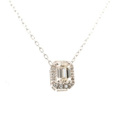Elegant necklace with diamond pendant