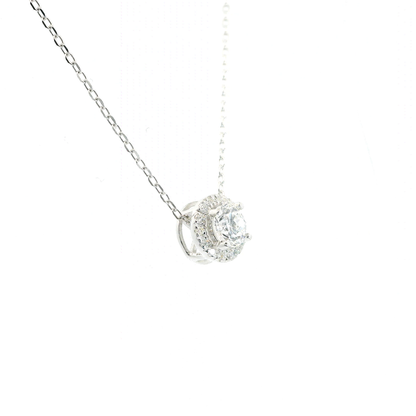 Eleganter Halskette mit  funkelnden Diamanten im Anhänger