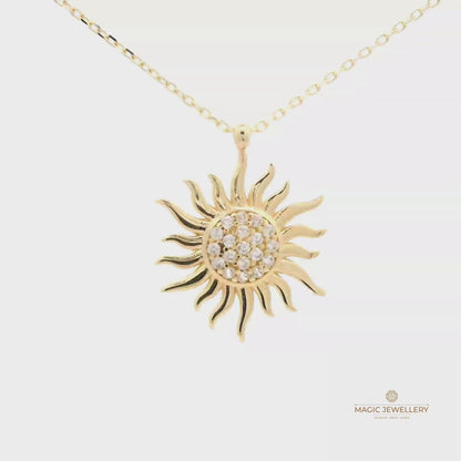 Halskette mit Anhänger „Strahlende Sonne“