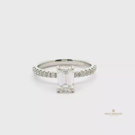 Eleganter Diamantring (Emerald Cut)