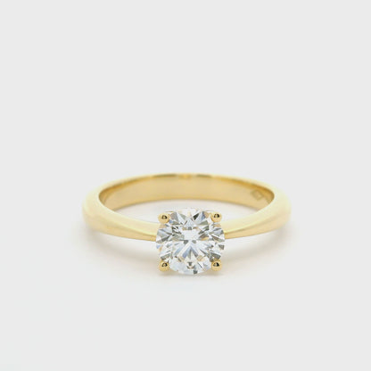 Eleganter Goldring mit Diamant